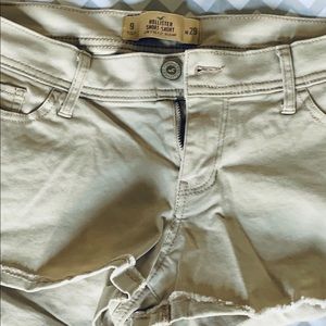 Hollister shorts khaki size 9